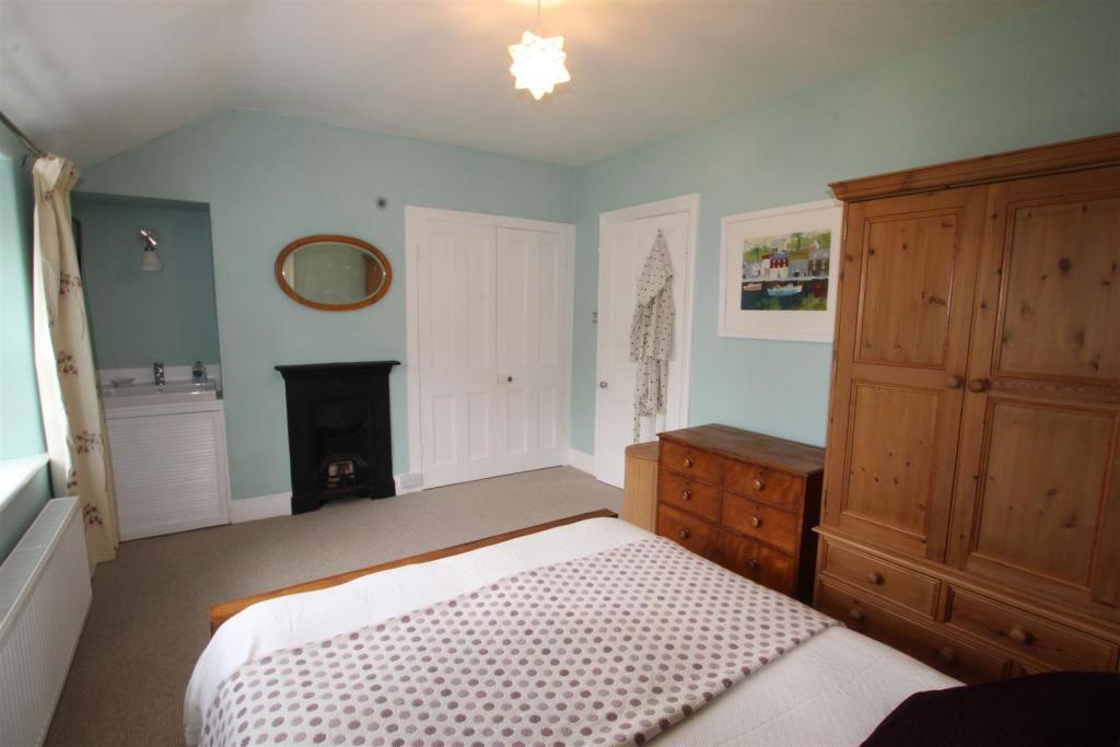bed 3 2nd angle.JPG