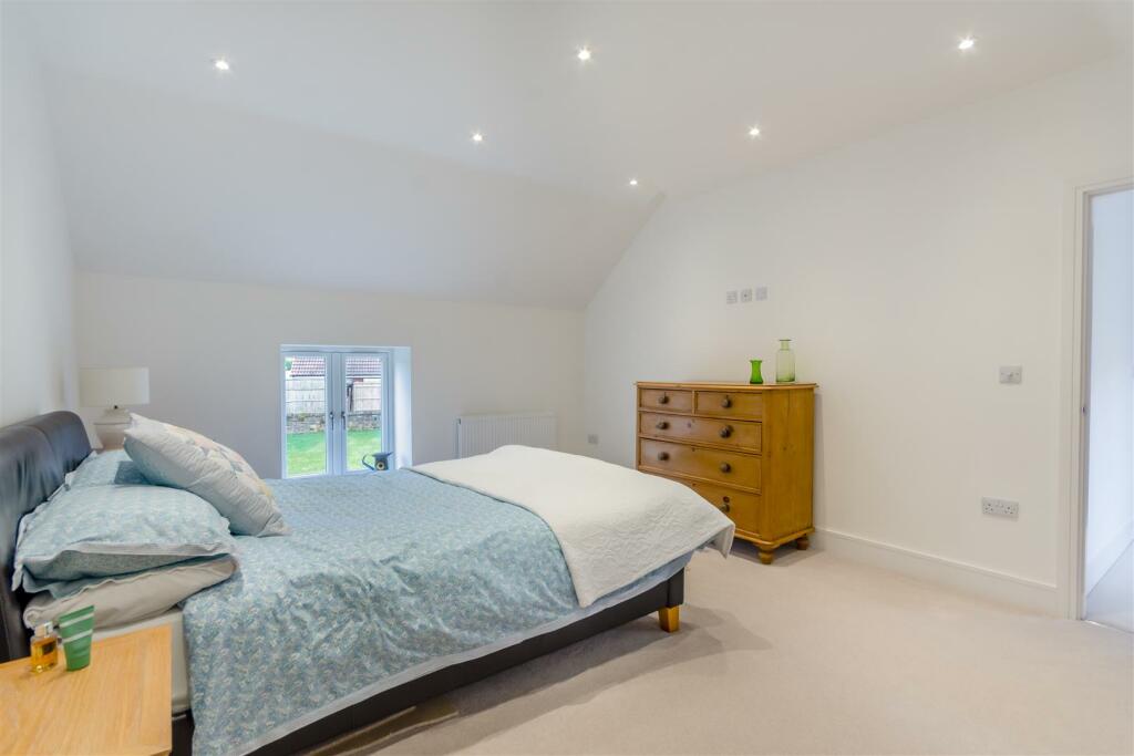 8583926-interior58.jpg