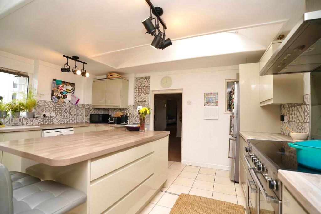Kitchen/Breakfast Room