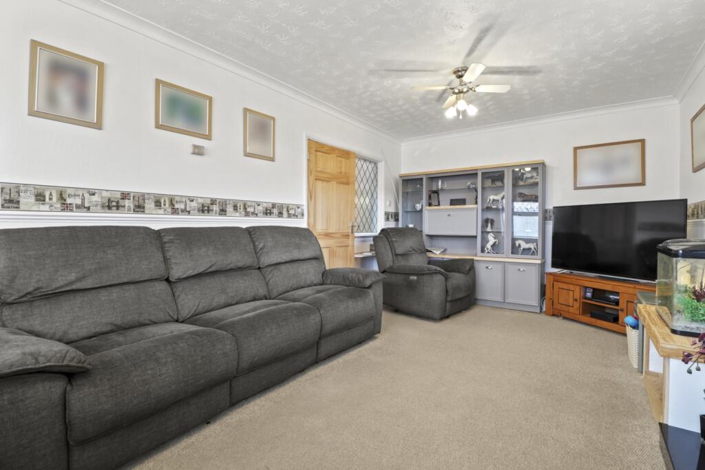 1cromerroad_finedon_rogers_08