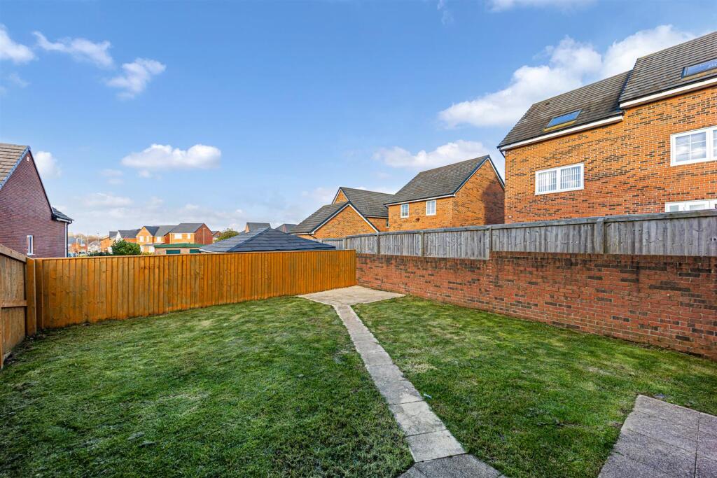 54 Stratford Drive garden.jpg