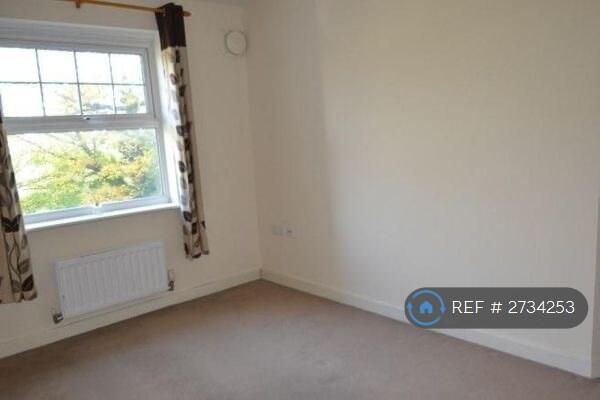 Master Bedroom (Empty)