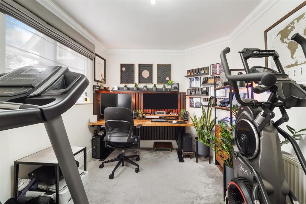 THE FIRS, FLAT (10).jpg