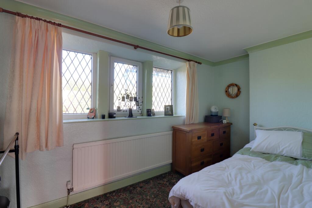 SINGLE BEDROOM 4