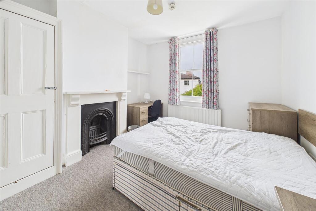10 Osborne Villas, Kingsdown, Bristol BS2 8BP | Fr