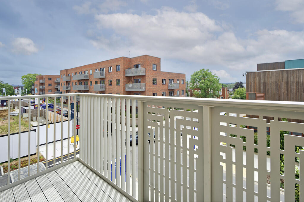 flat 12 honeysuck...