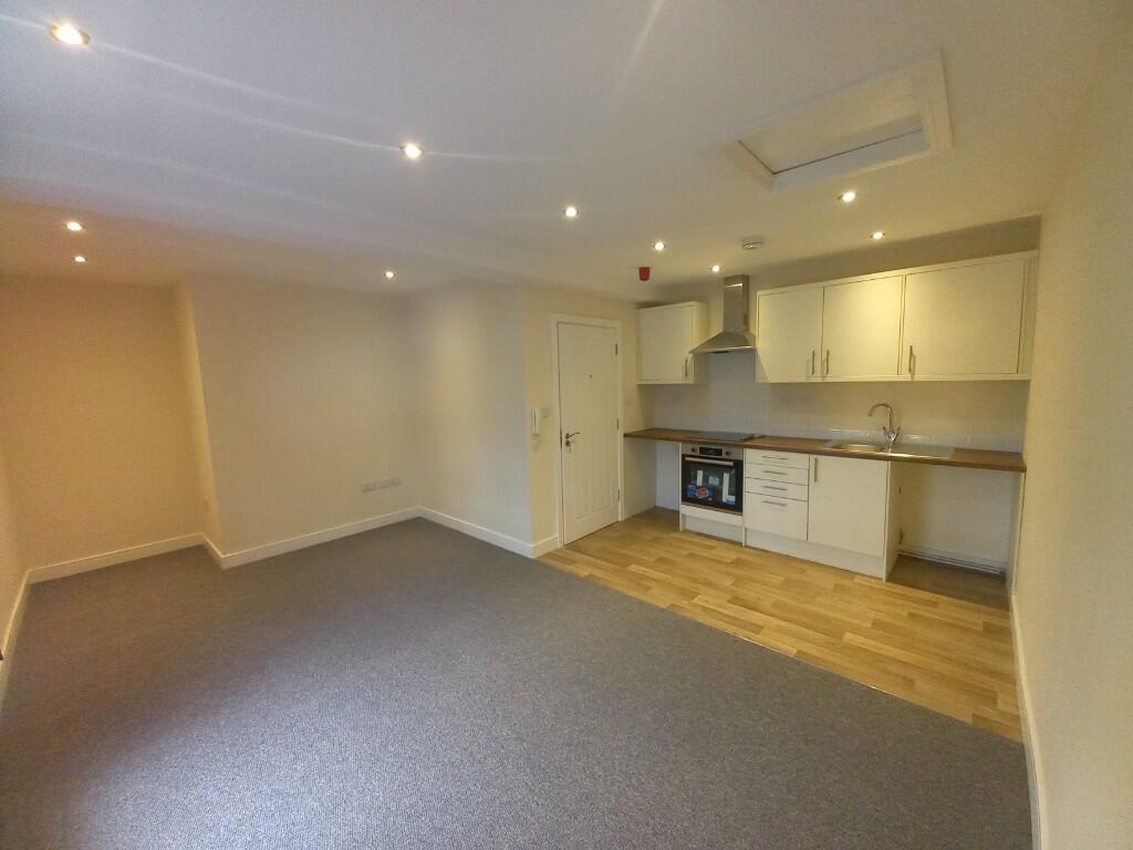 Living / Kitchen