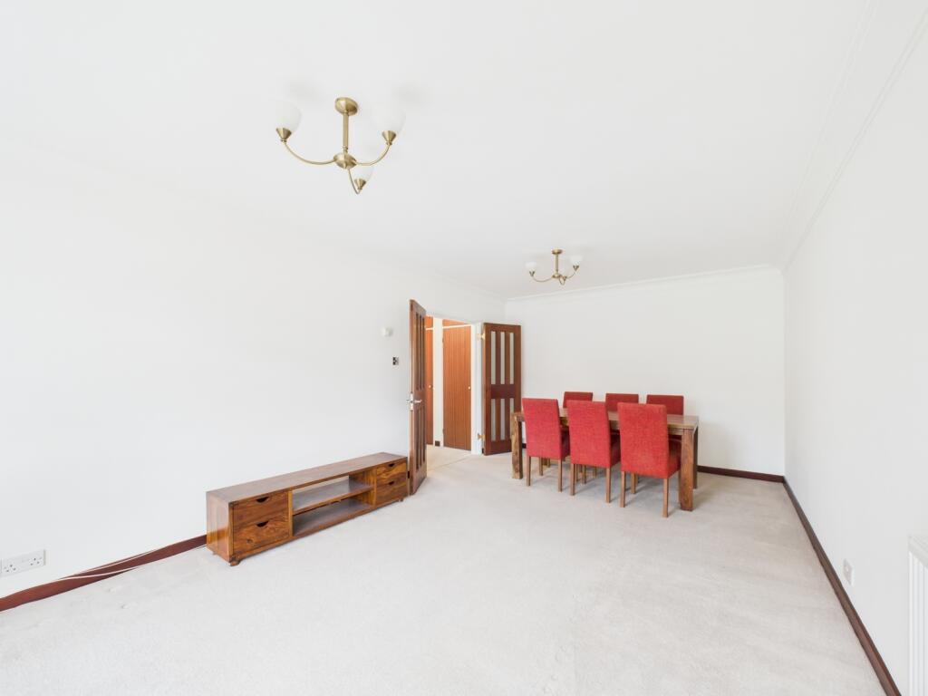 CAM03750G0-PR0075-STILL006