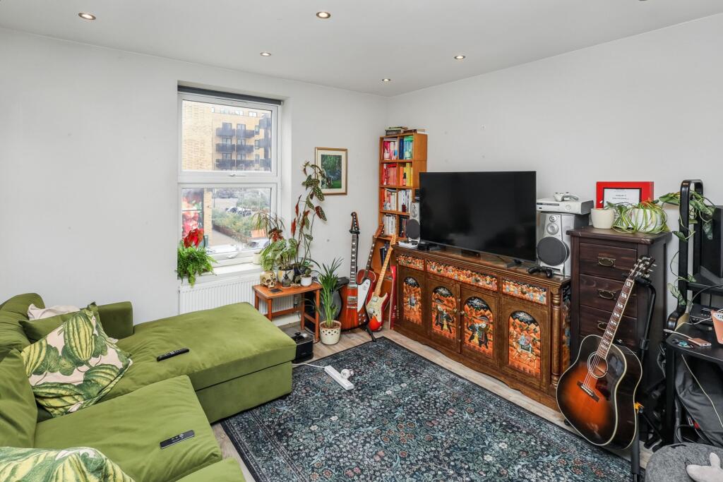 Flat 4, 68 Boston Road, Hanwell, London, W7 2ET