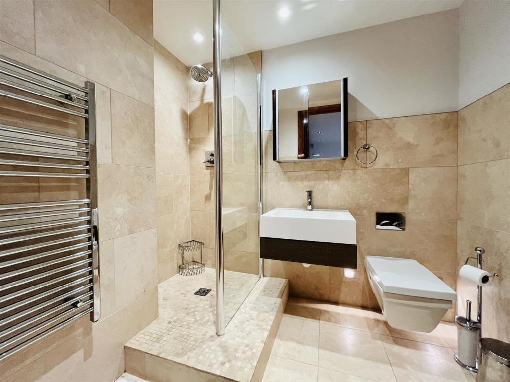 Bedroom 2 En Suite