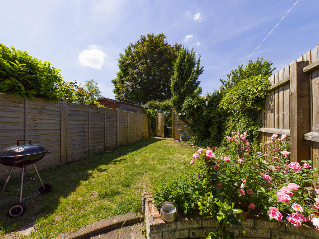 CAM00227P1-PR0268-STILL12