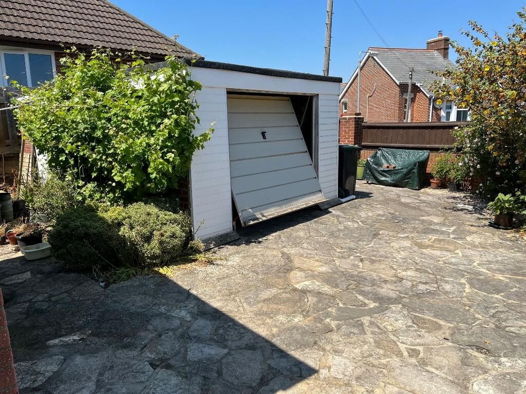 Garage &amp; parking