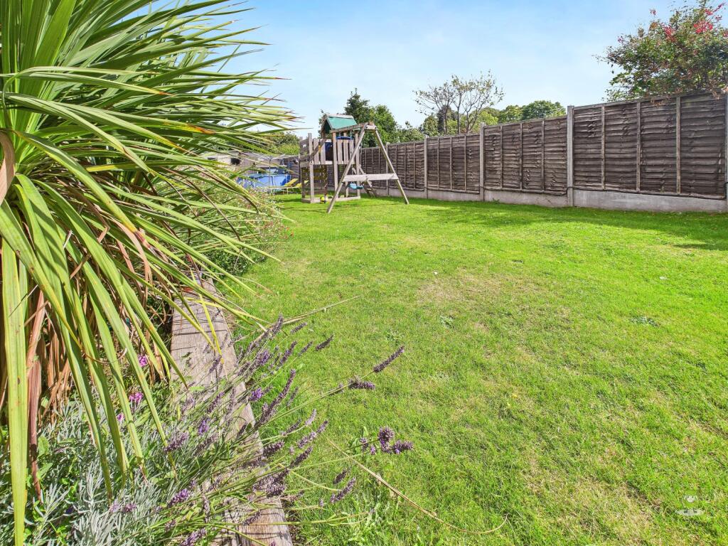 CAM01543G0-PR0155-STILL024