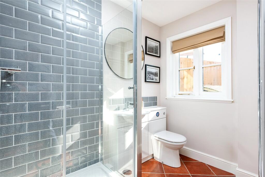 Studio Shower Room