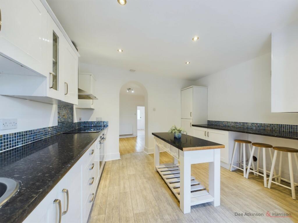 Kitchen/Breakfast Area