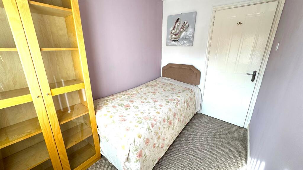 Bedroom 3 (2).jpg