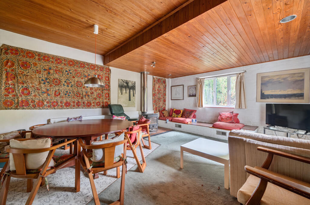 1376562-3-69137c6...