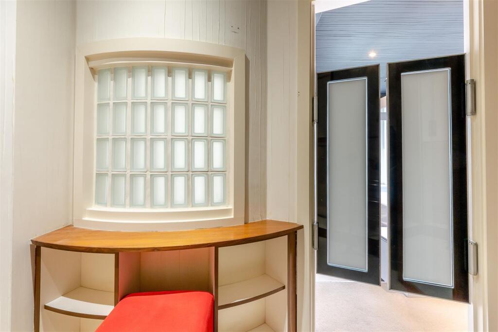8654181-interior32.jpg