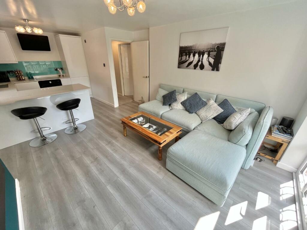 Lounge Aspect 2.jpg