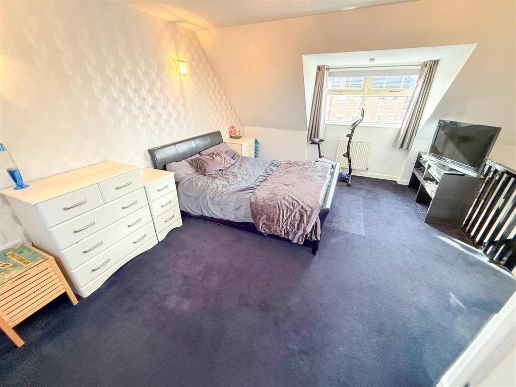 BEDROOM 1
