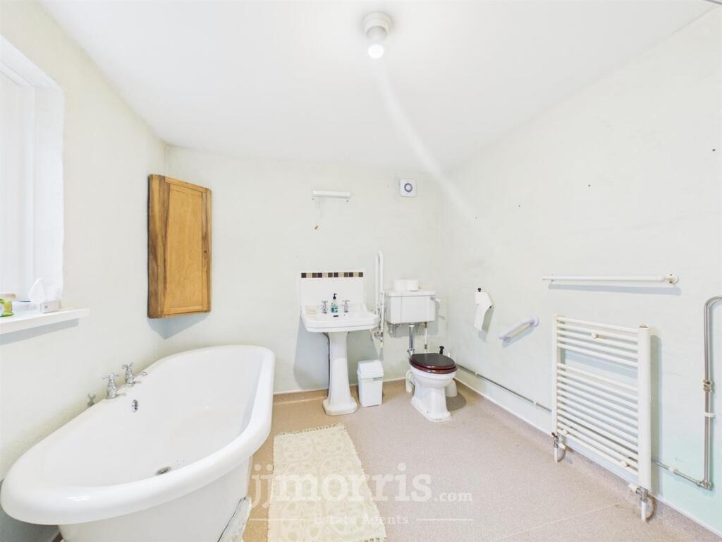 Bath/Wet Room