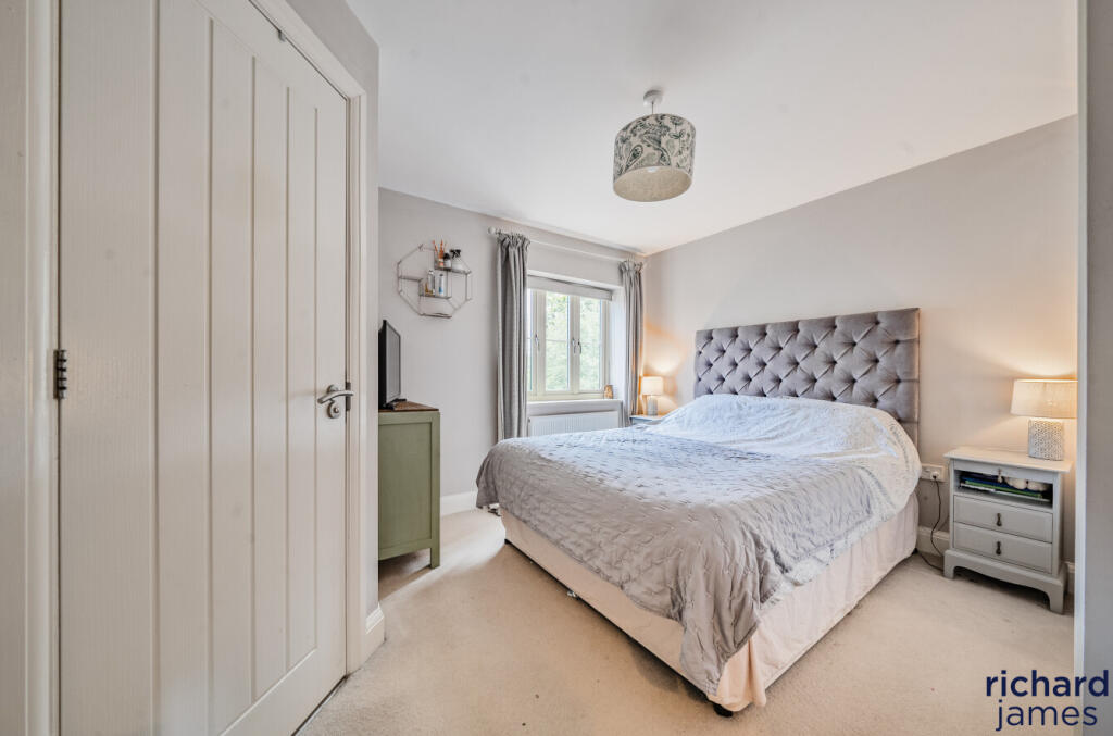 306f32d6-77c1-4ad...