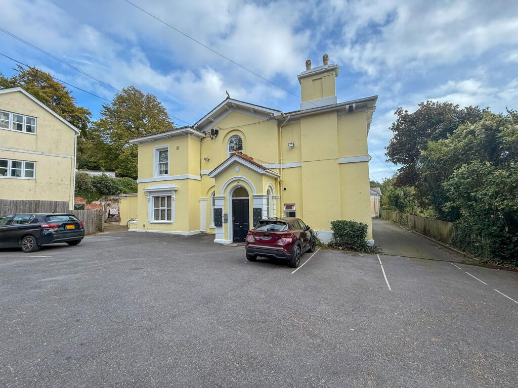 Lower Warberry Road, Torquay, TQ1 1QS