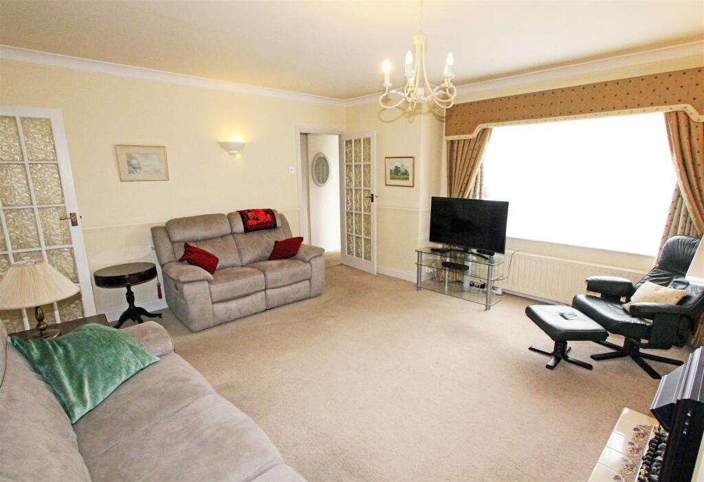 IMG_6208 sitt window door.jpg