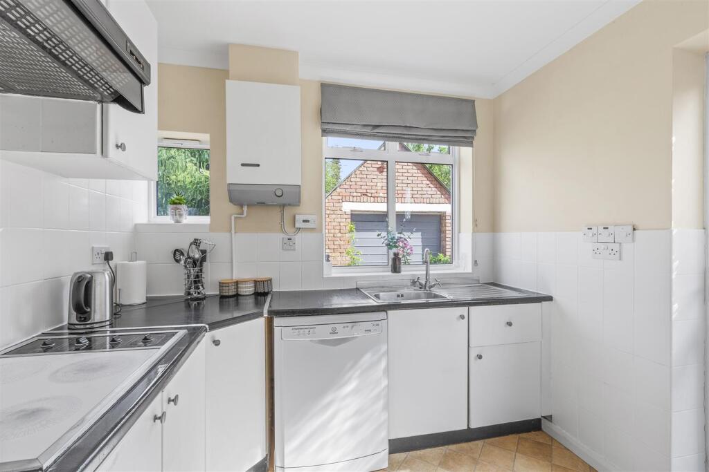 122 Cressex Road, HP12 4TZ-7.jpg