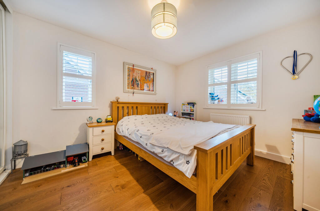 1376061-12-690e17...