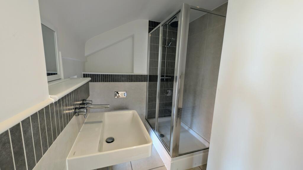 En Suite 1