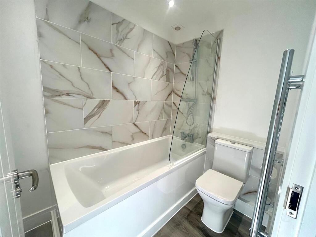 Bathroom 2 edited .jpg