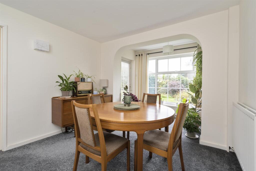 20 Farnborough Drive_12.jpg