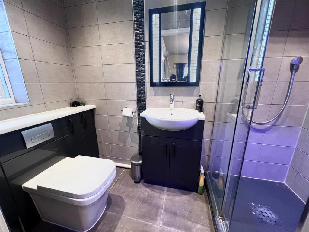 Ensuite.jpg