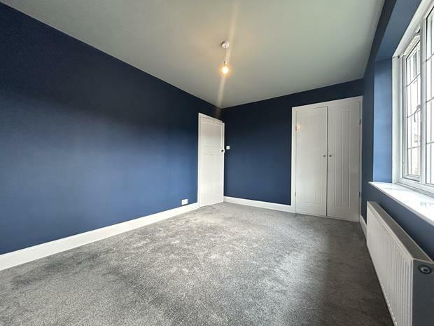 Bedroom 1 (2)