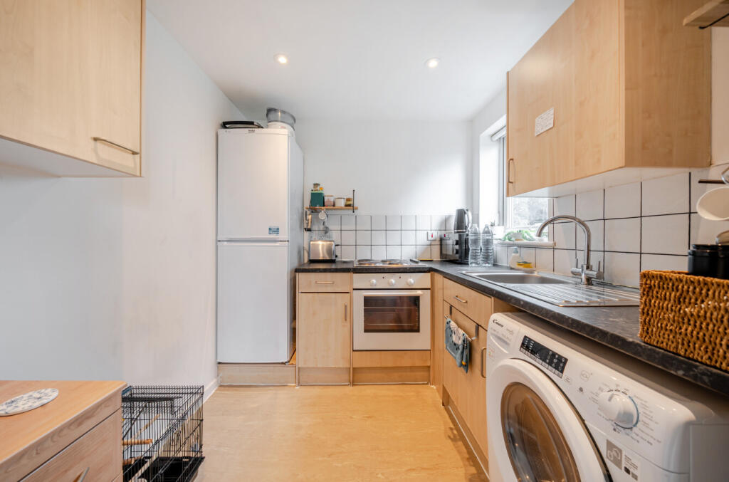 1361837-8-68e3aae...