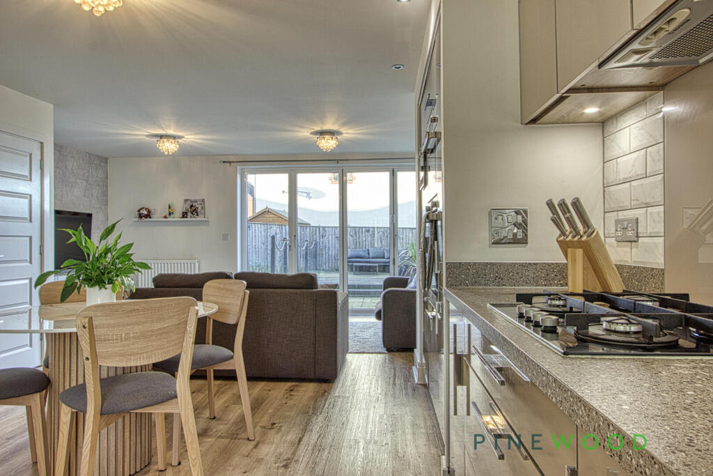 Kitchen / Dining