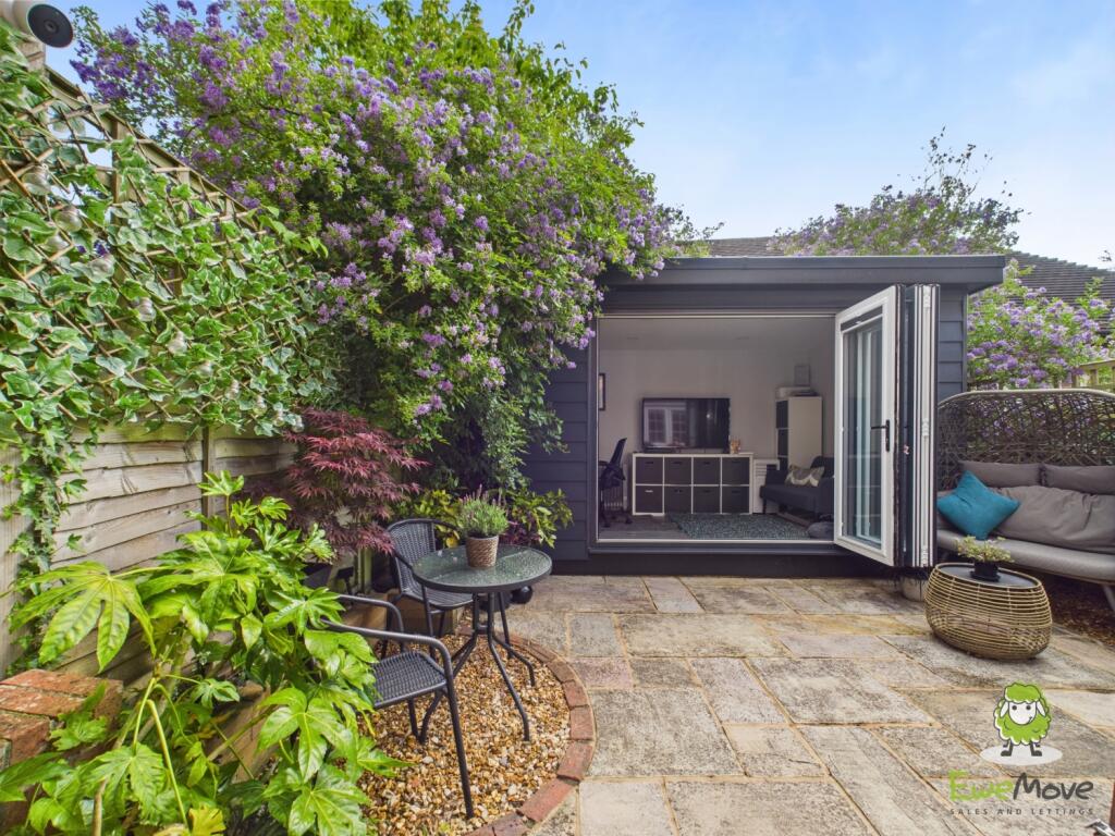 CAM03778G0-PR0225-STILL001