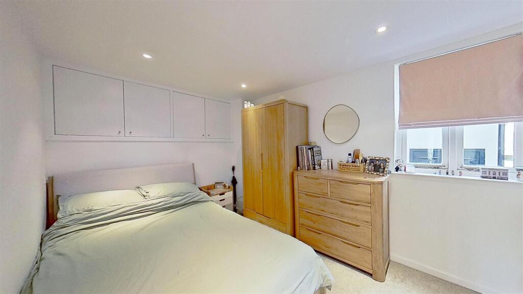 Earlsfield-Road-Earlsfield-SW18-04082025_183739.jp