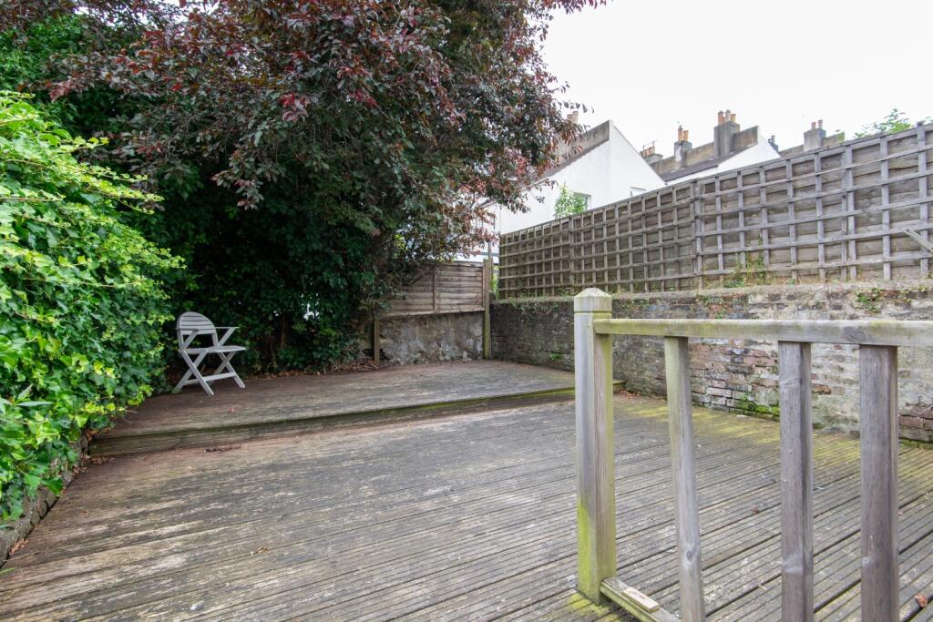 100 Bonchurch Road Garden