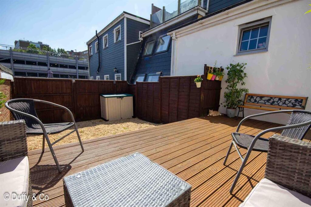 15BR25 (3 of 18).JPG