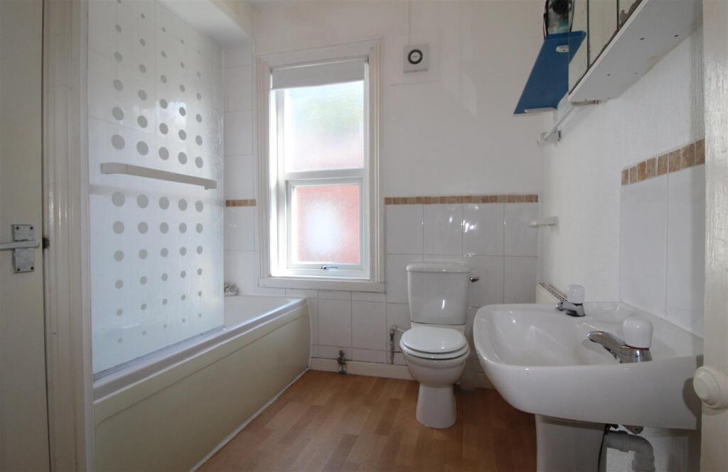 Bathroom.JPG