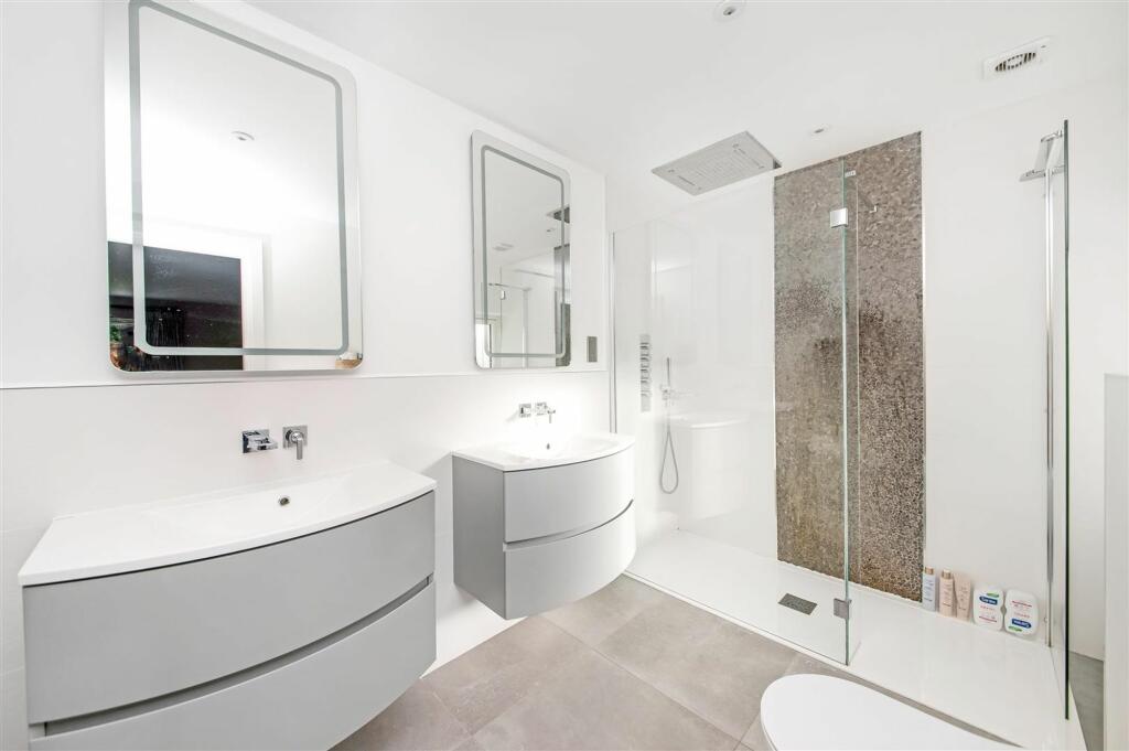 BEDROOM ONE EN-SUITE