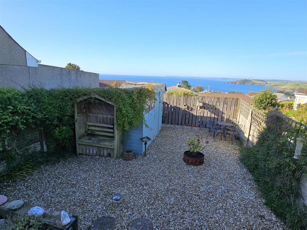 REAR GARDEN 2