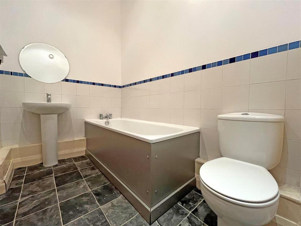 En-suite Bathroom
