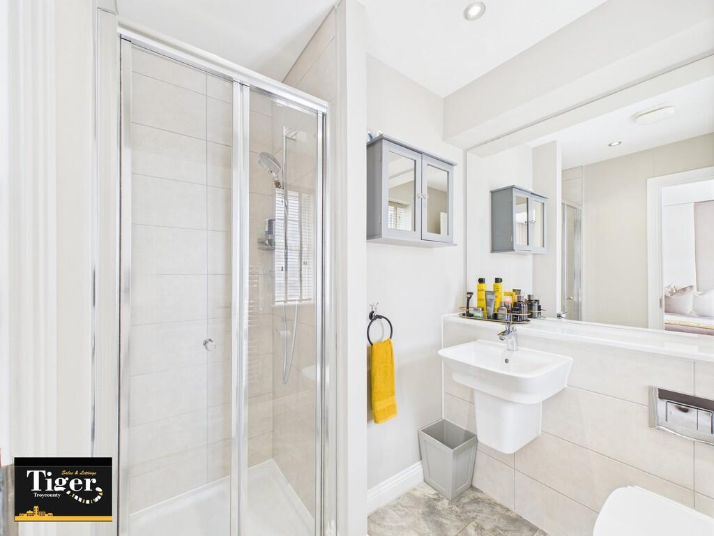 CAM02176G0-PR0661...