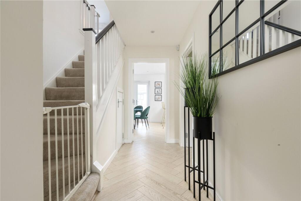 Bain Street 18