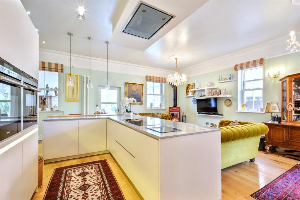 Open Plan Living/Kitchen Diner