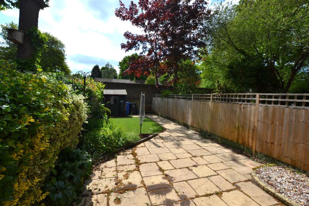 rental garden.JPG
