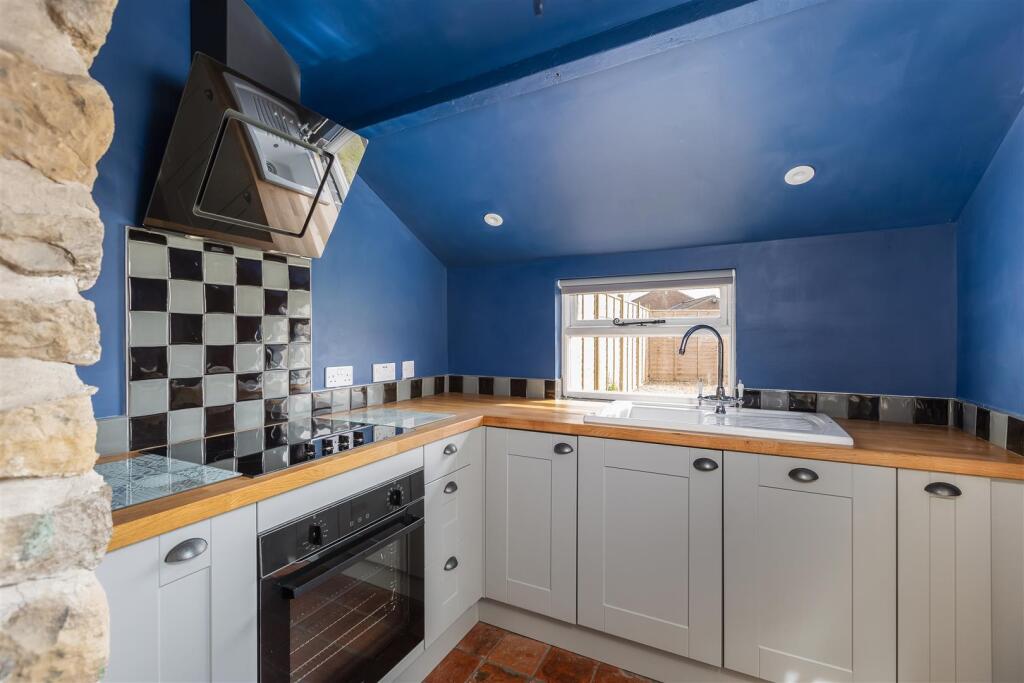 Westgate 50 Kitchen-1.jpg